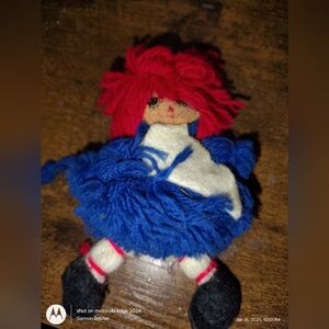 Small vintage 1975 Raggedy Ann doll